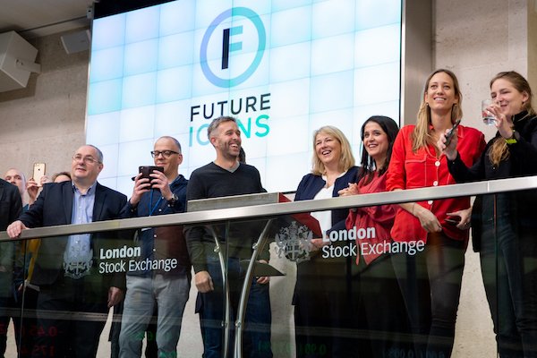 Joanne Smith opens the market at London Stock Exchange